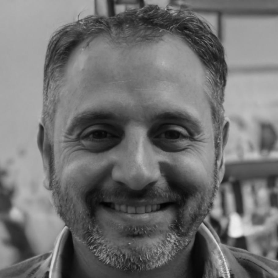 Professional trading mentor with years of technical analysis experience